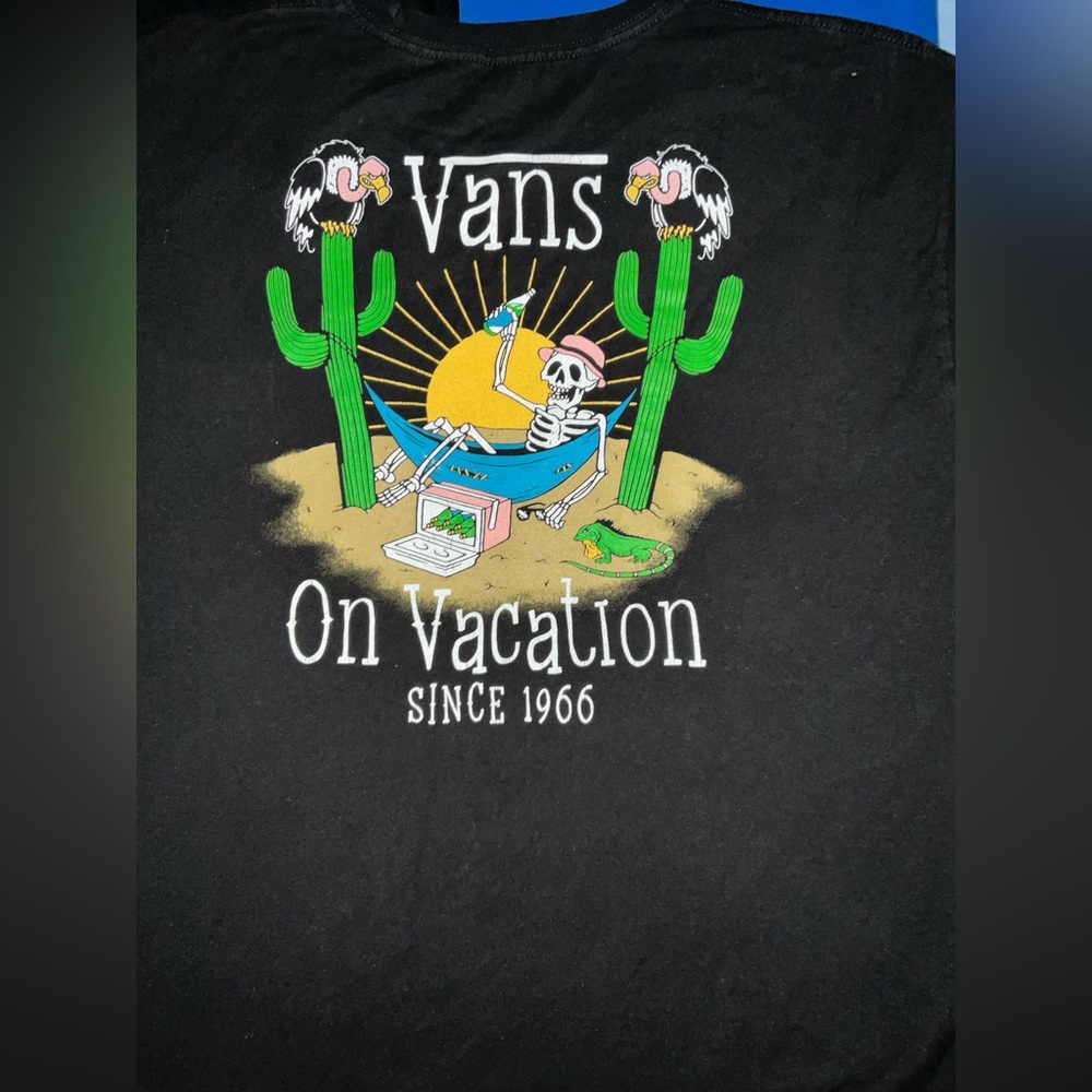 (SOLD) 7 LARGE SHIRTS BUNDLE FOR 25.00 AND TWO FOR FREE TOTAL OF 9 LARGE SHIRTS - Picture 2 of 8